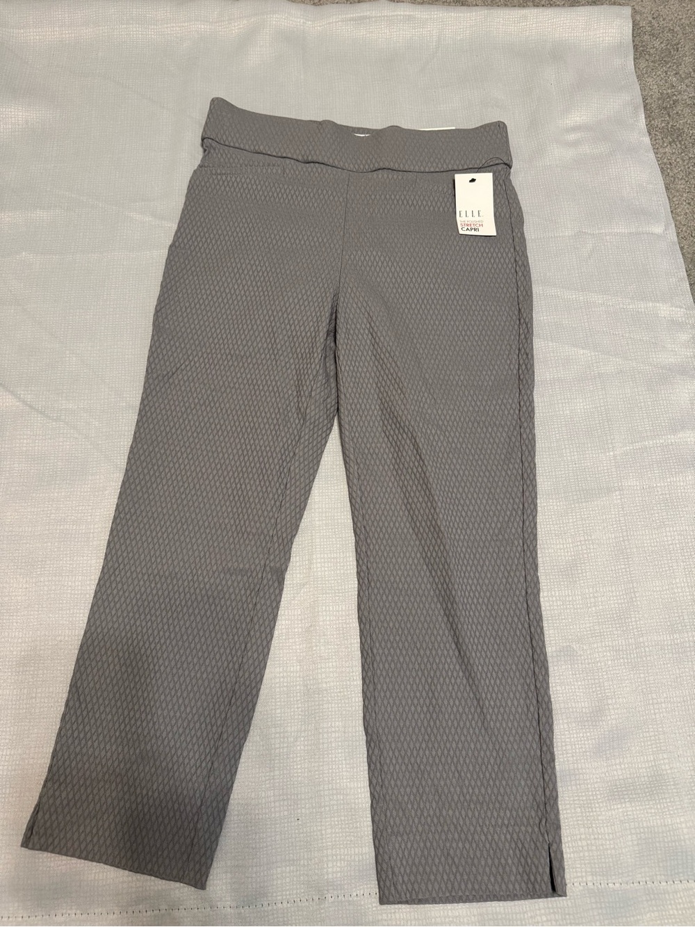 ELLE Light Gray Textured Capri Pants
